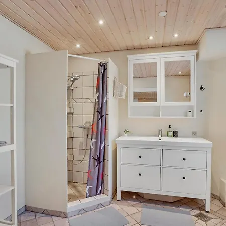 4 Bedroom Pet Friendly In Spottrup