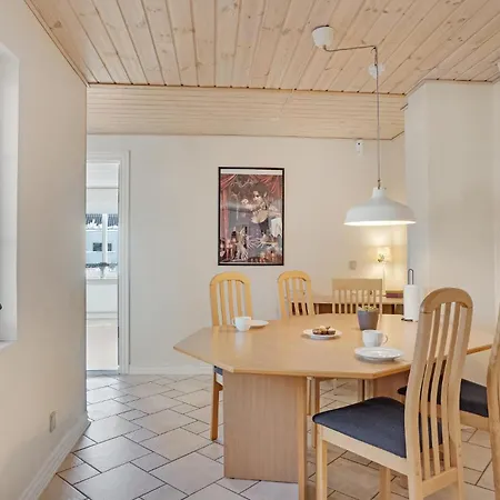 Ferienhaus 4 Bedroom Pet Friendly In
